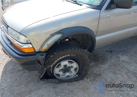 2003 Chevrolet S-10 Ls z USA, uszkodzony, nr VIN 1GCCT19X738149232